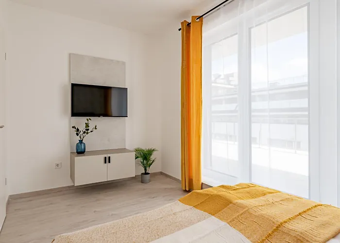 Aparthotel Westside Garden By Firsthost 4*