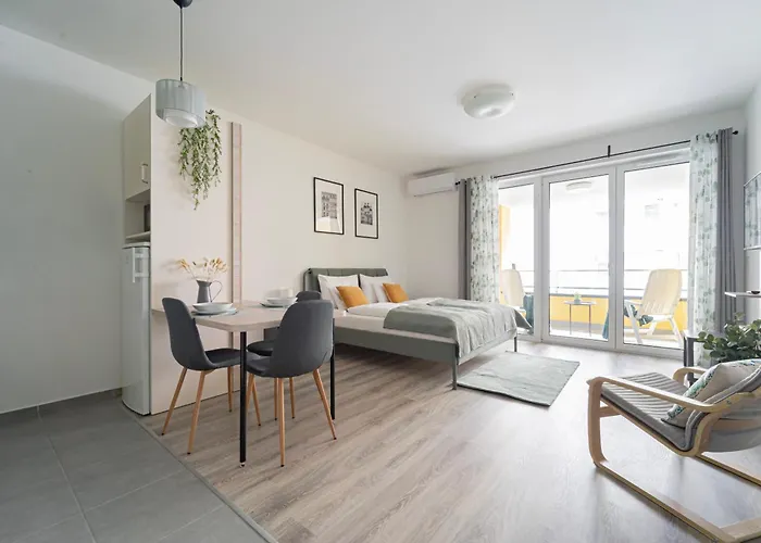 Aparthotel Westside Garden By Firsthost 4*