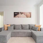 Westside Garden By Firsthost 4*